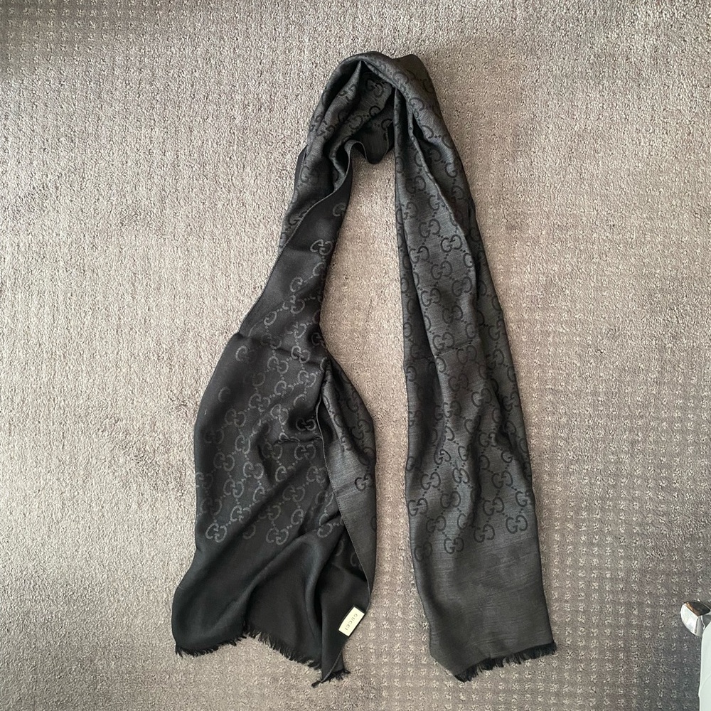 Gucci scarf